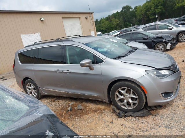 2017 Chrysler Pacifica Touring-l მანქანა იყიდება აუქციონზე, vin: 2C4RC1BGXHR668016, აუქციონის ნომერი: 45955123