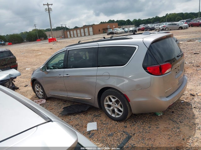 2017 Chrysler Pacifica Touring-l მანქანა იყიდება აუქციონზე, vin: 2C4RC1BGXHR668016, აუქციონის ნომერი: 45955123