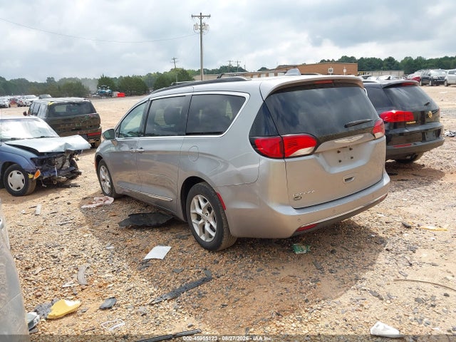 2017 Chrysler Pacifica Touring-l მანქანა იყიდება აუქციონზე, vin: 2C4RC1BGXHR668016, აუქციონის ნომერი: 45955123