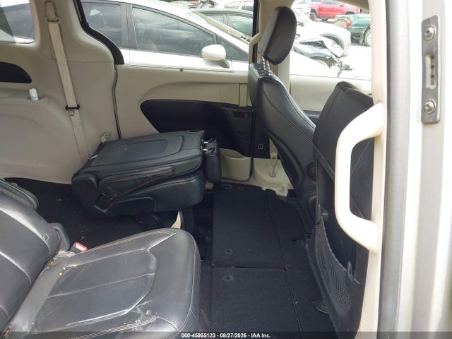 2017 Chrysler Pacifica Touring-l მანქანა იყიდება აუქციონზე, vin: 2C4RC1BGXHR668016, აუქციონის ნომერი: 45955123