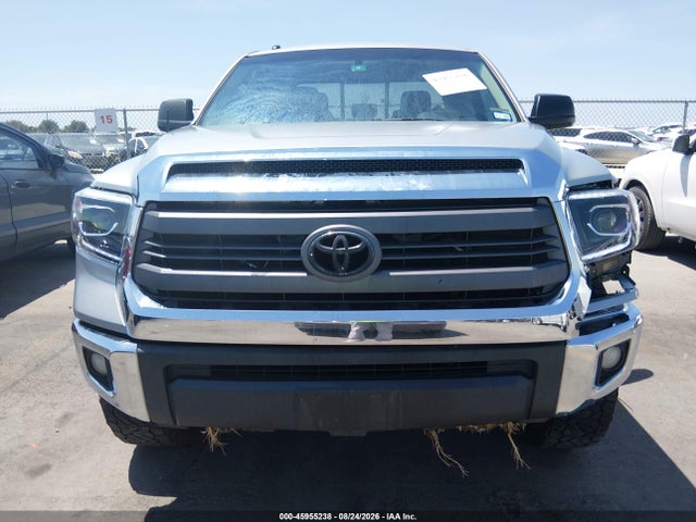 5TFUW5F19EX334152 Toyota Tundra Sr5 5.7l V8