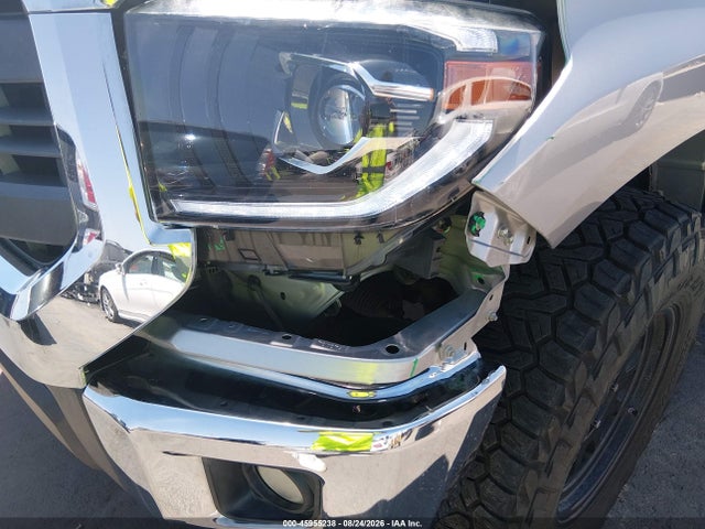 5TFUW5F19EX334152 Toyota Tundra Sr5 5.7l V8