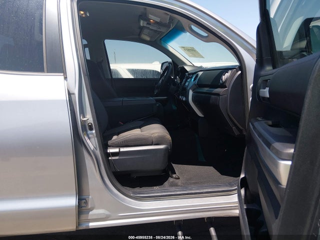 5TFUW5F19EX334152 Toyota Tundra Sr5 5.7l V8