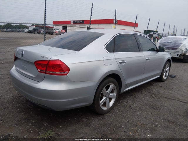 45955325 :رقم المزاد ، 1VWBS7A35EC058435 vin ، 2014 Volkswagen Passat 1.8t Se مزاد بيع