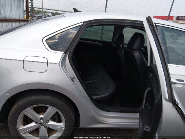 45955325 :رقم المزاد ، 1VWBS7A35EC058435 vin ، 2014 Volkswagen Passat 1.8t Se مزاد بيع