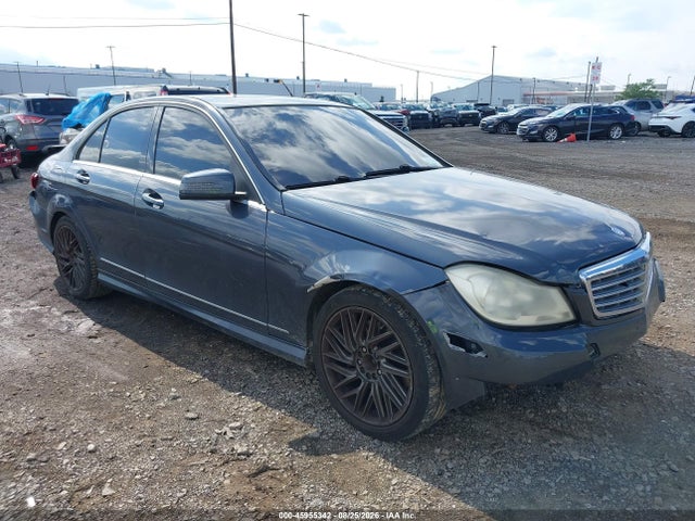 Продаж на аукціоні авто 2013 Mercedes-benz C 300 Luxury 4matic/sport 4matic, vin: WDDGF8ABXDR277239, номер лоту: 45955342