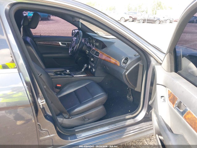 Продаж на аукціоні авто 2013 Mercedes-benz C 300 Luxury 4matic/sport 4matic, vin: WDDGF8ABXDR277239, номер лоту: 45955342