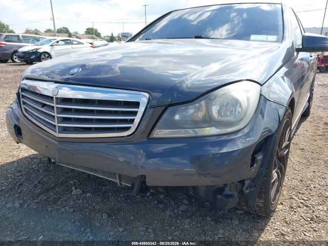 Продаж на аукціоні авто 2013 Mercedes-benz C 300 Luxury 4matic/sport 4matic, vin: WDDGF8ABXDR277239, номер лоту: 45955342