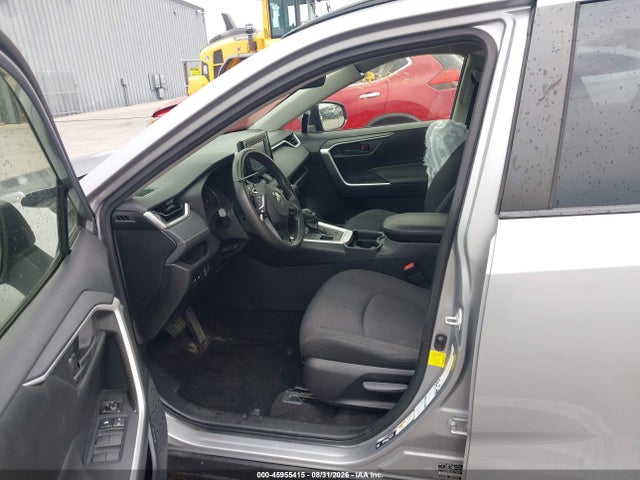Toyota RAV4 LE 2020 JTMF1RFV3LD048037 Image 5