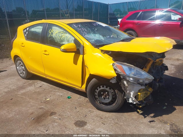 45955441 :رقم المزاد ، JTDKDTB37F1103120 vin ، 2015 Toyota Prius C Two مزاد بيع