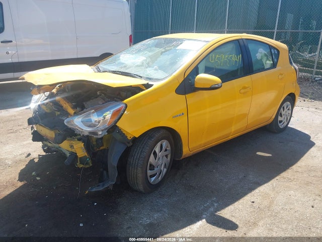 45955441 :رقم المزاد ، JTDKDTB37F1103120 vin ، 2015 Toyota Prius C Two مزاد بيع