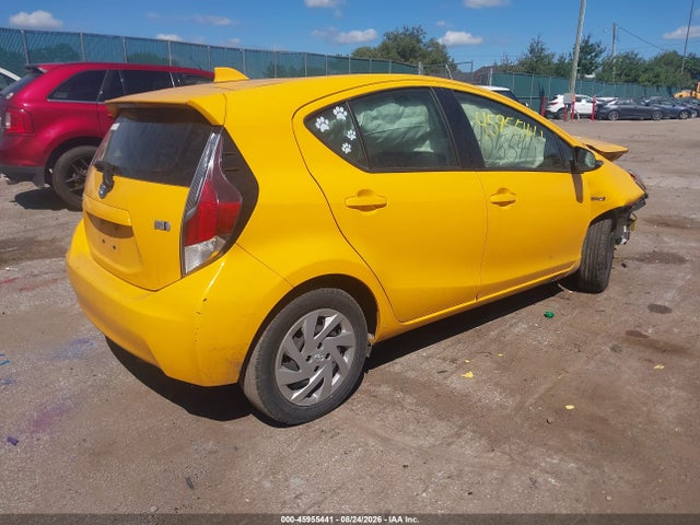 45955441 :رقم المزاد ، JTDKDTB37F1103120 vin ، 2015 Toyota Prius C Two مزاد بيع