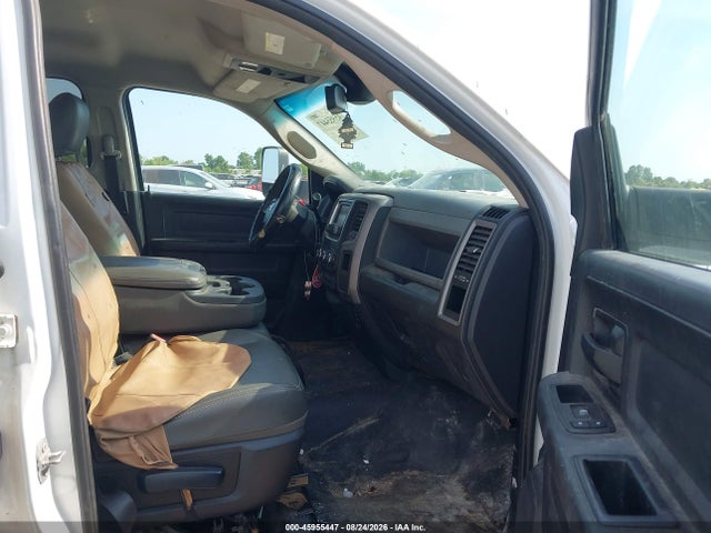 Продажа на аукционе авто 2016 Ram 3500 Chassis Tradesman/slt/laramie, vin: 3C7WRTCL1GG374830, номер лота: 45955447