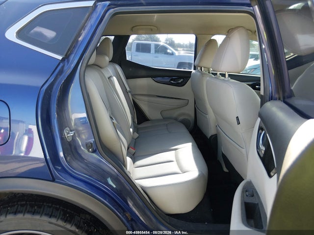 JN1BJ1CR4HW106288 Nissan Rogue Sport Sl