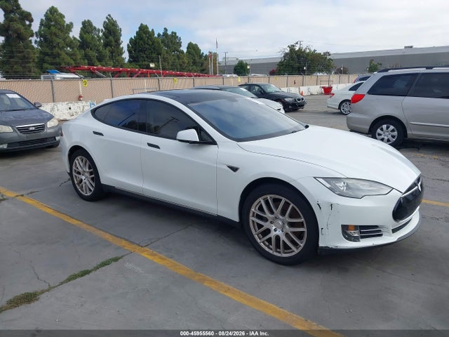 Auction sale of the 2013 Tesla Model S, vin: 5YJSA1DG2DFP03576, lot number: 45955560