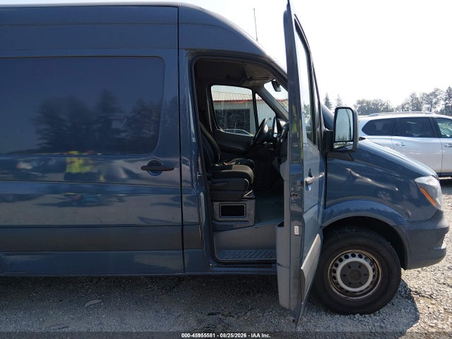 2018 Mercedes-benz Sprinter 2500 Standard Roof V6 მანქანა იყიდება აუქციონზე, vin: WD3PE7CD9JP641335, აუქციონის ნომერი: 45955581