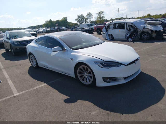 45955589 :رقم المزاد ، 5YJSA1E27JF281139 vin ، 2018 Tesla Model S 100d/75d/p100d مزاد بيع