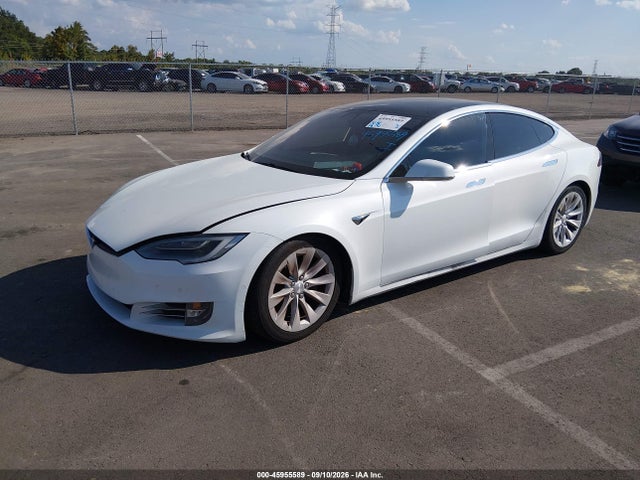 45955589 :رقم المزاد ، 5YJSA1E27JF281139 vin ، 2018 Tesla Model S 100d/75d/p100d مزاد بيع