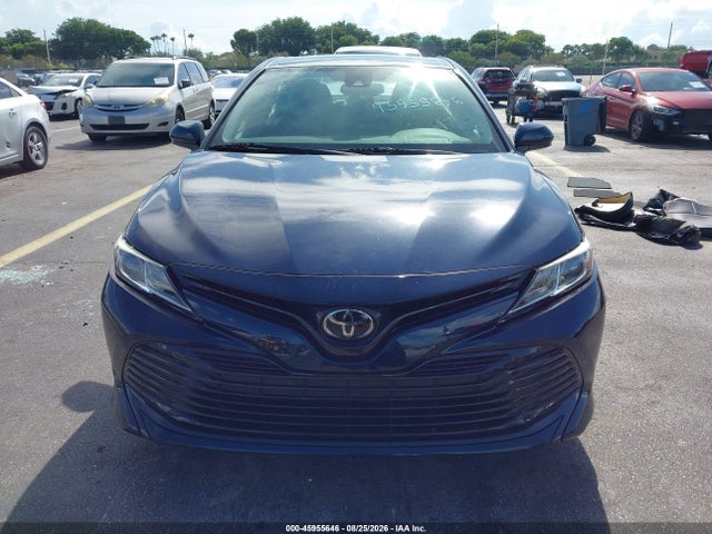 2020 Toyota Camry Le მანქანა იყიდება აუქციონზე, vin: 4T1C11AKXLU996478, აუქციონის ნომერი: 45955646
