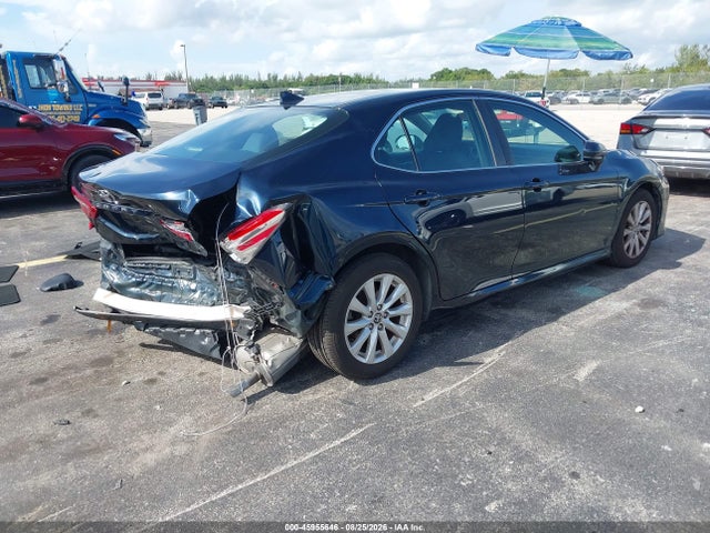 2020 Toyota Camry Le მანქანა იყიდება აუქციონზე, vin: 4T1C11AKXLU996478, აუქციონის ნომერი: 45955646