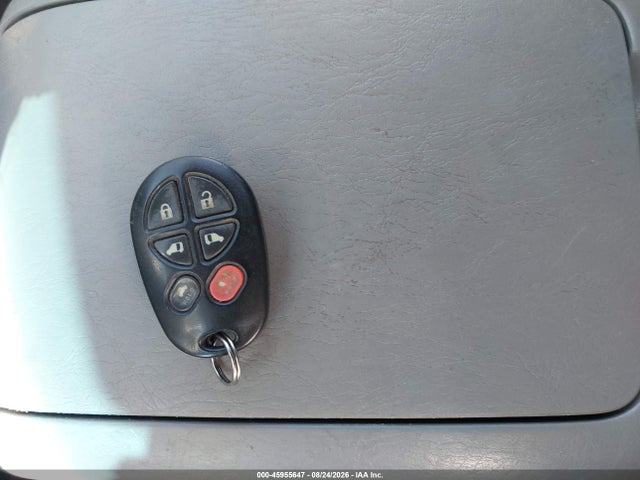 45955647 :رقم المزاد ، 5TDYK4CC8AS330283 vin ، 2010 Toyota Sienna Limited مزاد بيع
