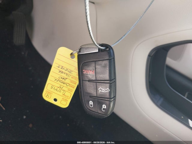45955851 :رقم المزاد ، 1C3CCCAB7FN702483 vin ، 2015 Chrysler 200 Limited مزاد بيع