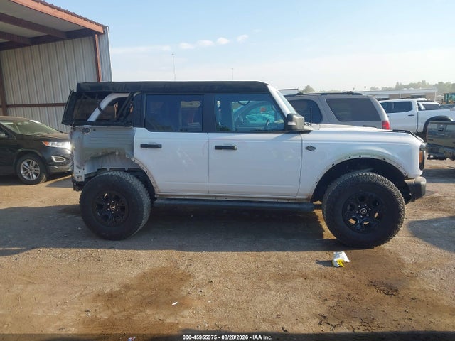 Продажа на аукционе авто 2023 Ford Bronco Wildtrak, vin: 1FMEE5DP6PLB63929, номер лота: 45955975