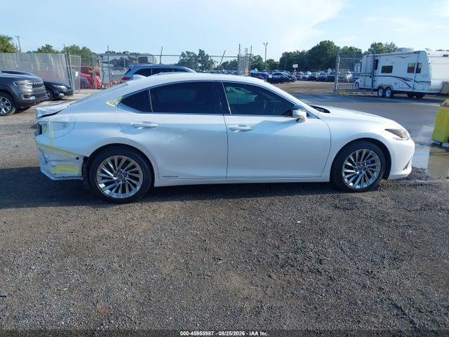 45955987 :رقم المزاد ، 58AFA1C11MU003056 vin ، 2021 Lexus Es 300h Ultra Luxury مزاد بيع