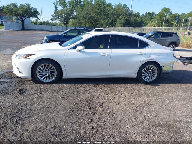 45955987 :رقم المزاد ، 58AFA1C11MU003056 vin ، 2021 Lexus Es 300h Ultra Luxury مزاد بيع