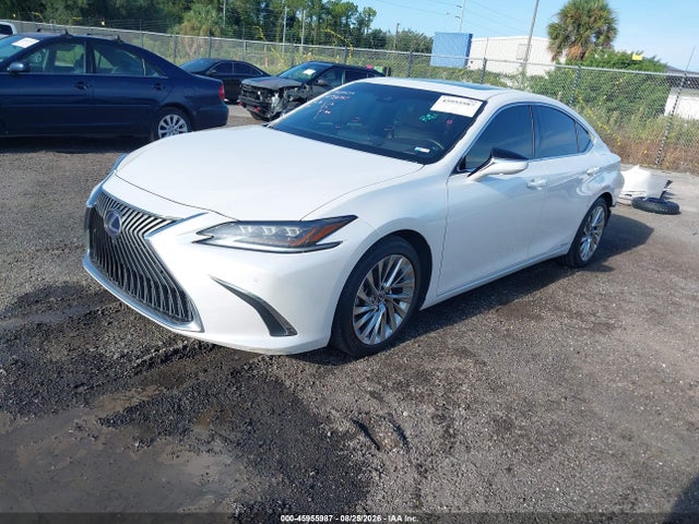 45955987 :رقم المزاد ، 58AFA1C11MU003056 vin ، 2021 Lexus Es 300h Ultra Luxury مزاد بيع