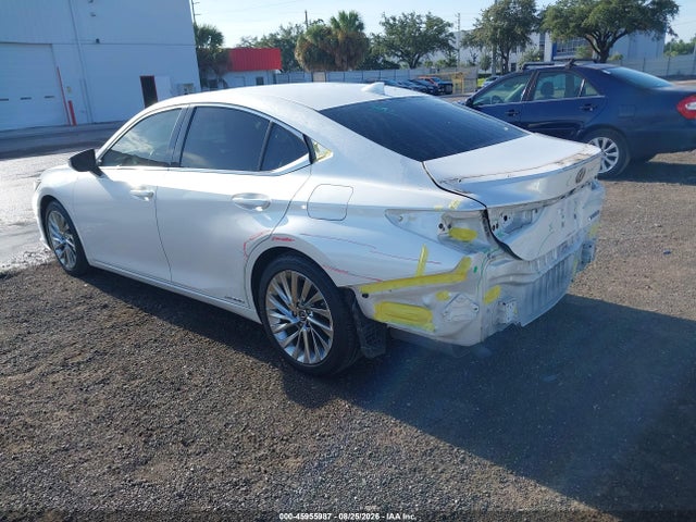 45955987 :رقم المزاد ، 58AFA1C11MU003056 vin ، 2021 Lexus Es 300h Ultra Luxury مزاد بيع