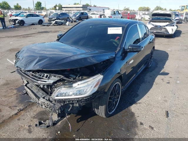 Honda Accord Touring 2016 1HGCR3F90GA004565 Image 2