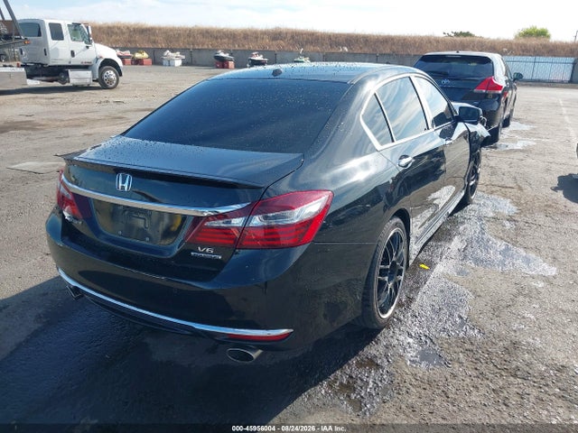 Honda Accord Touring 2016 1HGCR3F90GA004565 Image 4