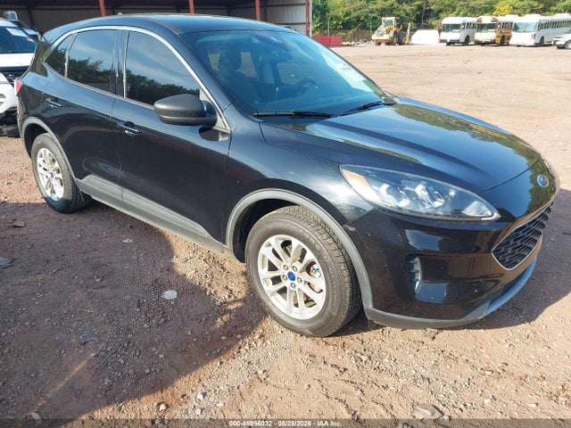 45956032 :رقم المزاد ، 1FMCU0G65NUA45748 vin ، 2022 Ford Escape Se مزاد بيع