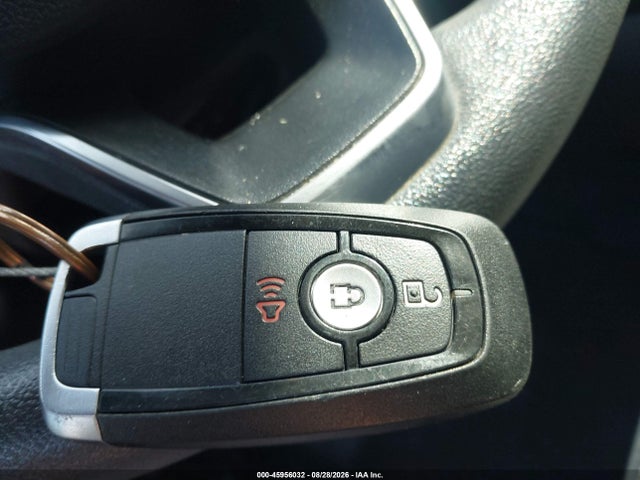Продажа на аукционе авто 2022 Ford Escape Se, vin: 1FMCU0G65NUA45748, номер лота: 45956032