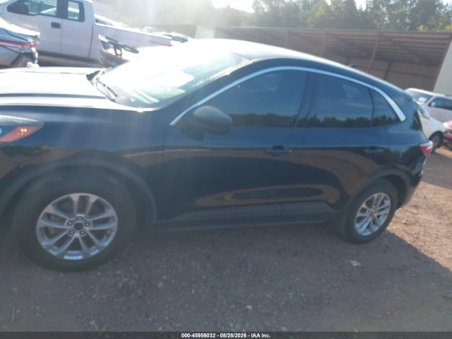 Продажа на аукционе авто 2022 Ford Escape Se, vin: 1FMCU0G65NUA45748, номер лота: 45956032