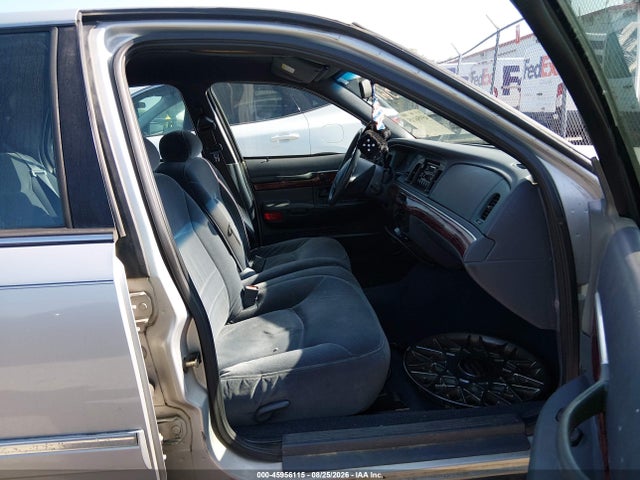 2001 Mercury Grand Marquis Gs მანქანა იყიდება აუქციონზე, vin: 2MEFM74WX1X641969, აუქციონის ნომერი: 45956115