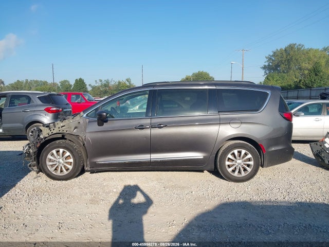 45956279 :رقم المزاد ، 2C4RC1BGXHR734368 vin ، 2017 Chrysler Pacifica Touring-l مزاد بيع