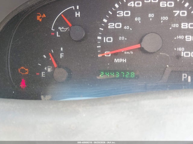 45956316 :رقم المزاد ، 1FTNX20S22EA70071 vin ، 2002 Ford F-250 Lariat/xl/xlt مزاد بيع