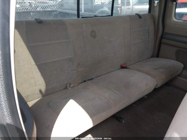 45956316 :رقم المزاد ، 1FTNX20S22EA70071 vin ، 2002 Ford F-250 Lariat/xl/xlt مزاد بيع