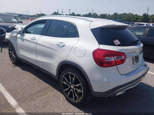 Mercedes-Benz GLA 250 2017 WDCTG4EB7HJ339929 Image 3
