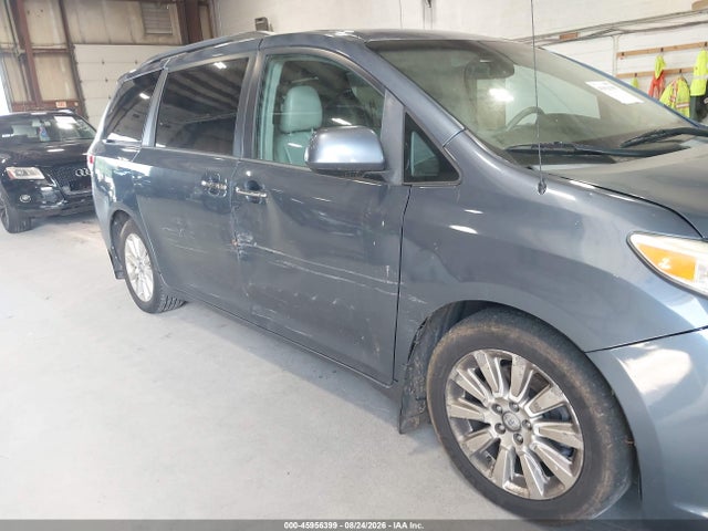 2013 Toyota Sienna Xle 7 Passenger მანქანა იყიდება აუქციონზე, vin: 5TDDK3DC0DS056248, აუქციონის ნომერი: 45956399