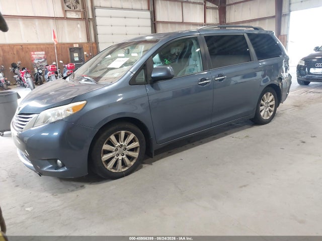 2013 Toyota Sienna Xle 7 Passenger მანქანა იყიდება აუქციონზე, vin: 5TDDK3DC0DS056248, აუქციონის ნომერი: 45956399
