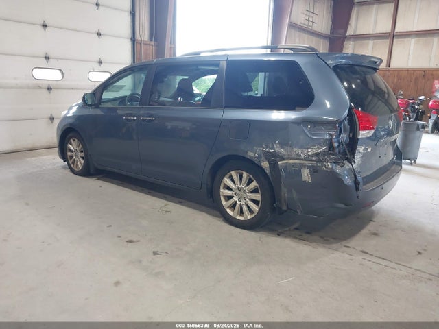 2013 Toyota Sienna Xle 7 Passenger მანქანა იყიდება აუქციონზე, vin: 5TDDK3DC0DS056248, აუქციონის ნომერი: 45956399