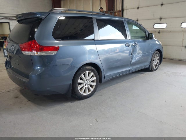 2013 Toyota Sienna Xle 7 Passenger მანქანა იყიდება აუქციონზე, vin: 5TDDK3DC0DS056248, აუქციონის ნომერი: 45956399