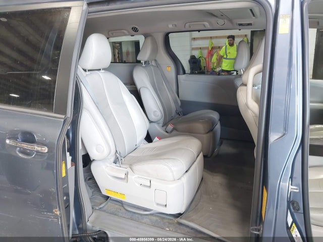 2013 Toyota Sienna Xle 7 Passenger მანქანა იყიდება აუქციონზე, vin: 5TDDK3DC0DS056248, აუქციონის ნომერი: 45956399