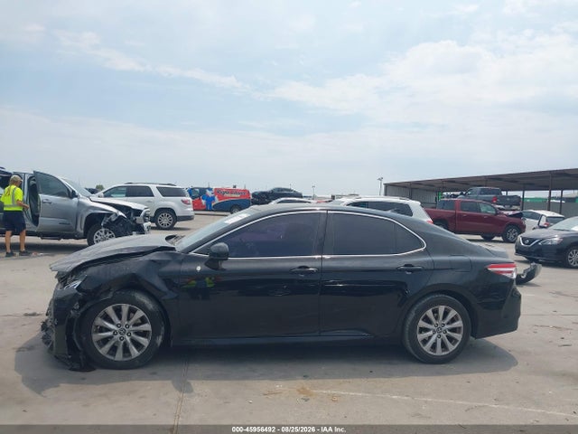 Продажа на аукционе авто 2020 Toyota Camry Le, vin: 4T1C11AKXLU918573, номер лота: 45956492