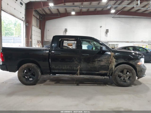 45956610 :رقم المزاد ، 3C6RR7KT1JG123310 vin ، 2018 Ram 1500 Express  4x4 5'7 Box مزاد بيع