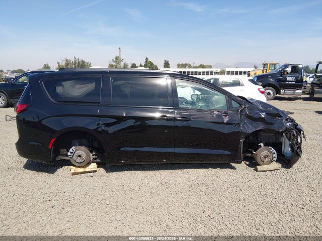 Chrysler Pacifica 2027 2C4RC1GG6VR553563 Image 12
