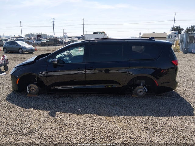 Chrysler Pacifica 2027 2C4RC1GG6VR553563 Image 13